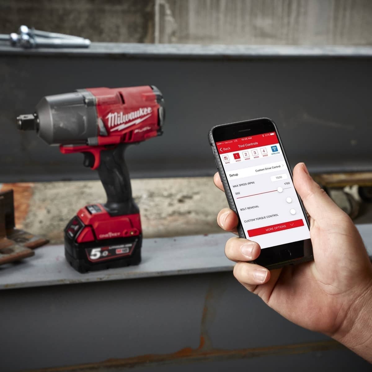 M18 FUEL w/ ONEKEY™ 3/4” High Torque Impact Wrench w/ Friction Ring