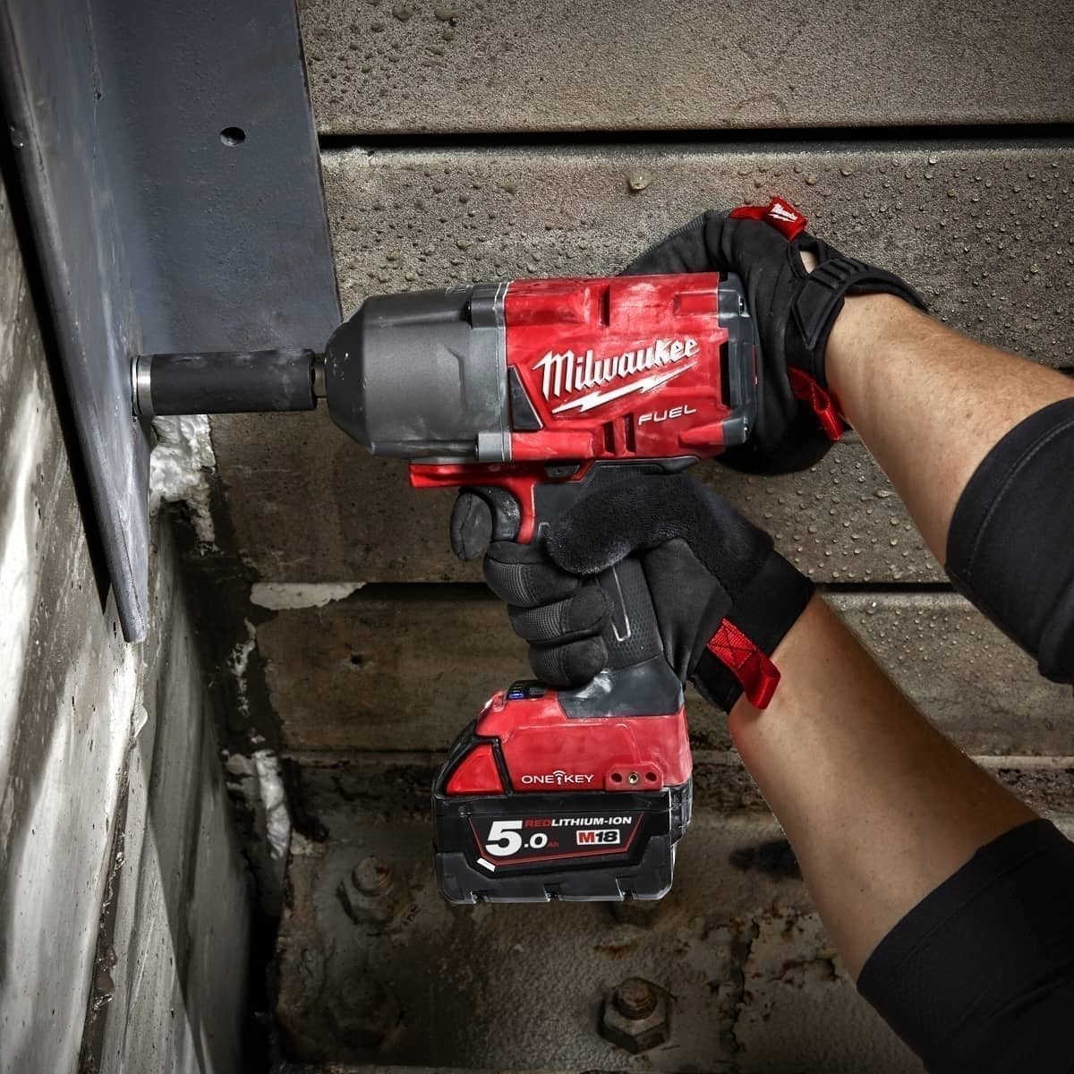 M18 FUEL w/ ONEKEY™ 3/4” High Torque Impact Wrench w/ Friction Ring